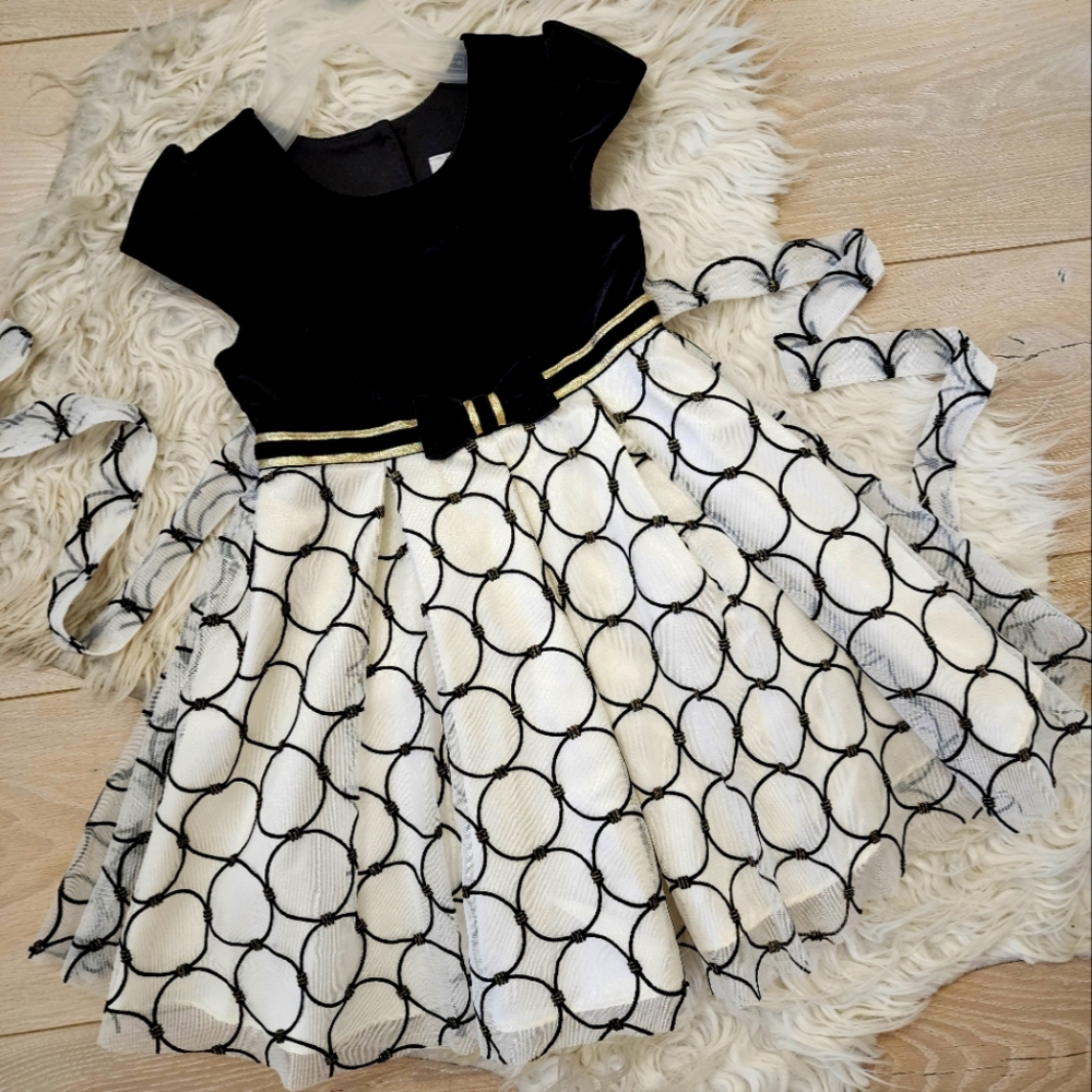 NWOT,  nice Christmas Dress,  3T